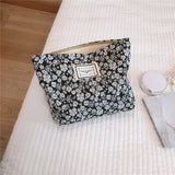 Travel Cosmetic Organizer Pouch Retro Black White Floral Clutch Cosmetic Bag Large makeup case Toiletries Storage Bag Wash Bag