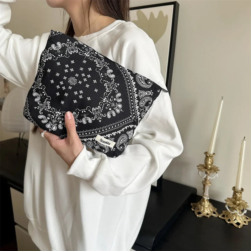 Women Makeup Pouch Plaid Bow Print Makeup Storage Bag Kawaii Makeup Bag Large Cosmetic Organizer Bag Clutch Handbag Beauty Case