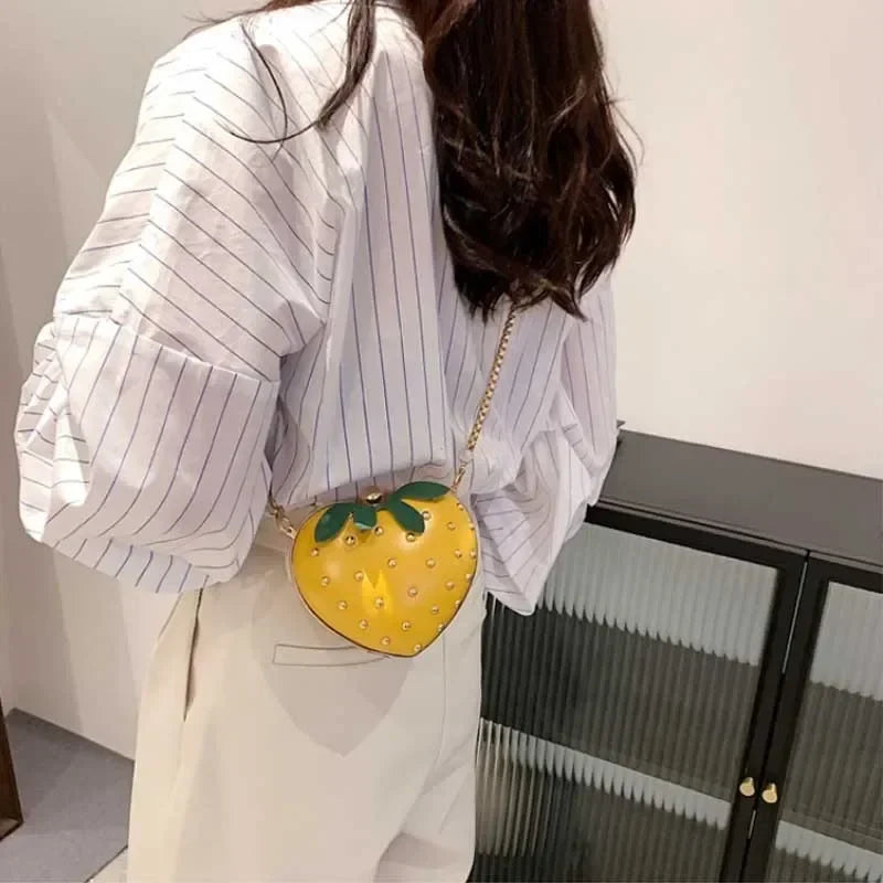 Cute Fruit Strawberry Heart Shape Pu Rivet Mini Fashion Ladies Chain Purse Clutch Bag Shoulder Bag Tote Female Flap Handbag Q5