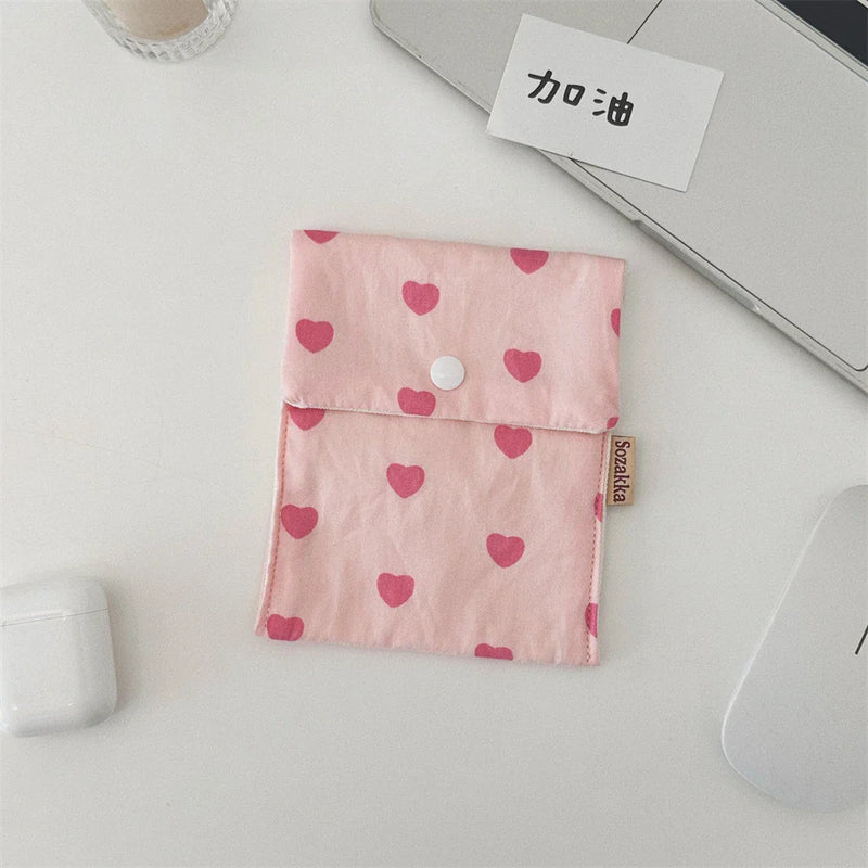 New Pink Love Women Cosmetic Bag Makeup Zipper Bags Purses Coin Lipstick Storage Bag Travel Organizer Toiletry Pouch for Girls