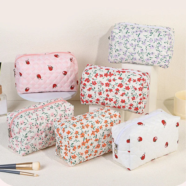 Small Fresh Floral Cosmetic Bags Pink Flower Storage Make Up Bags for Women Lady with Zipper Travel Organizer Makeup Bag Case
